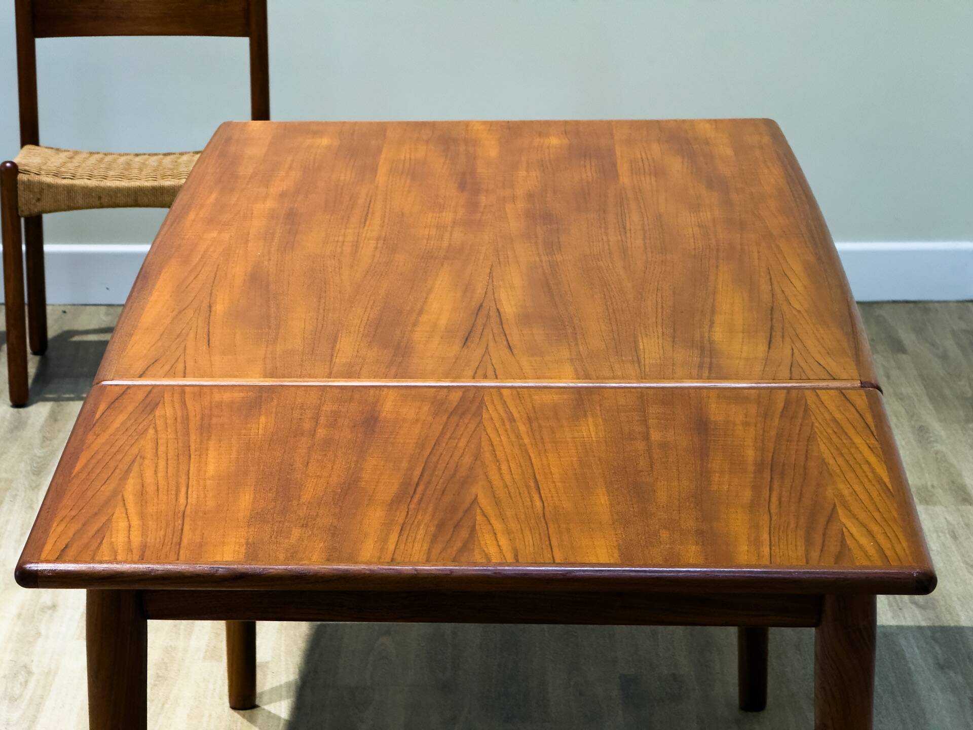 Mid-Century Danish teak extending dining table (Johannes Andersen)
