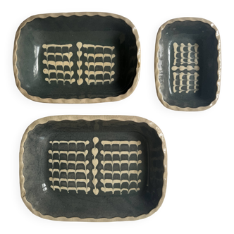 Set of 3 ramekins / serving dishes in handmade ceramic.