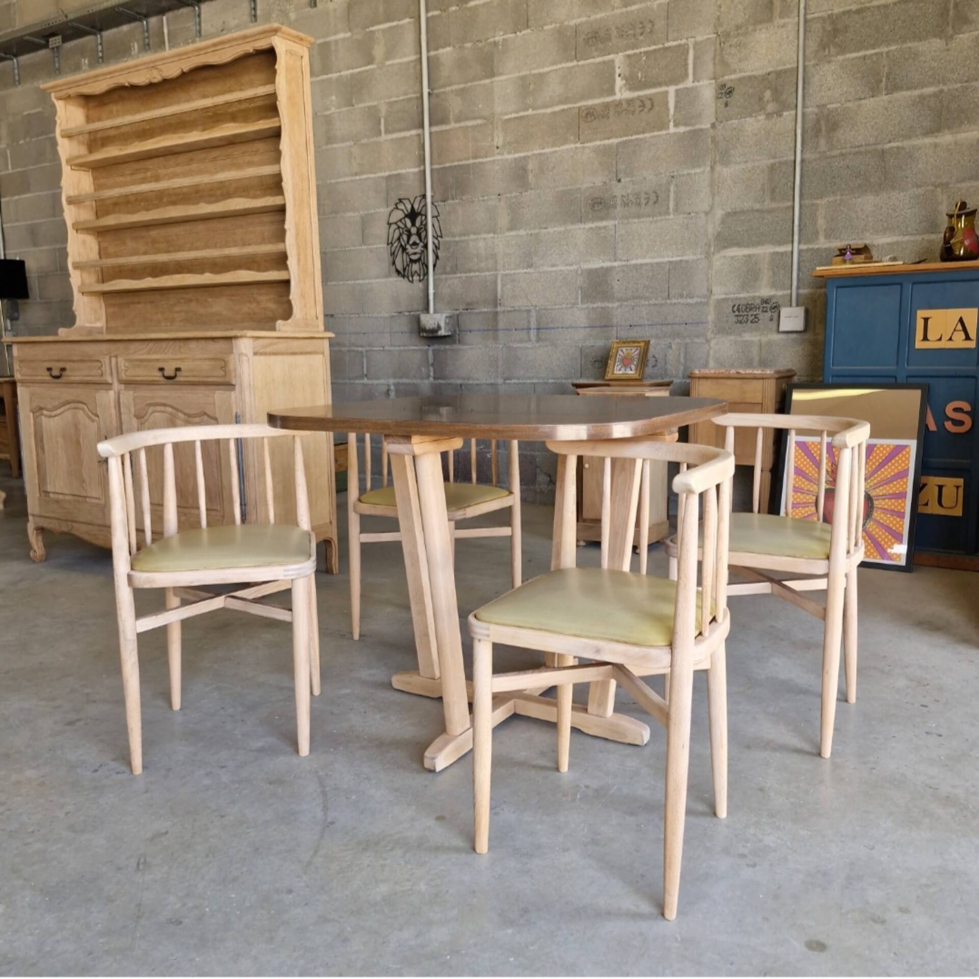 Ensemble vintage attribué à Thonet – table + 4 chaises années 60