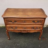 Beautiful vintage wooden chest of drawers with 2 drawers.