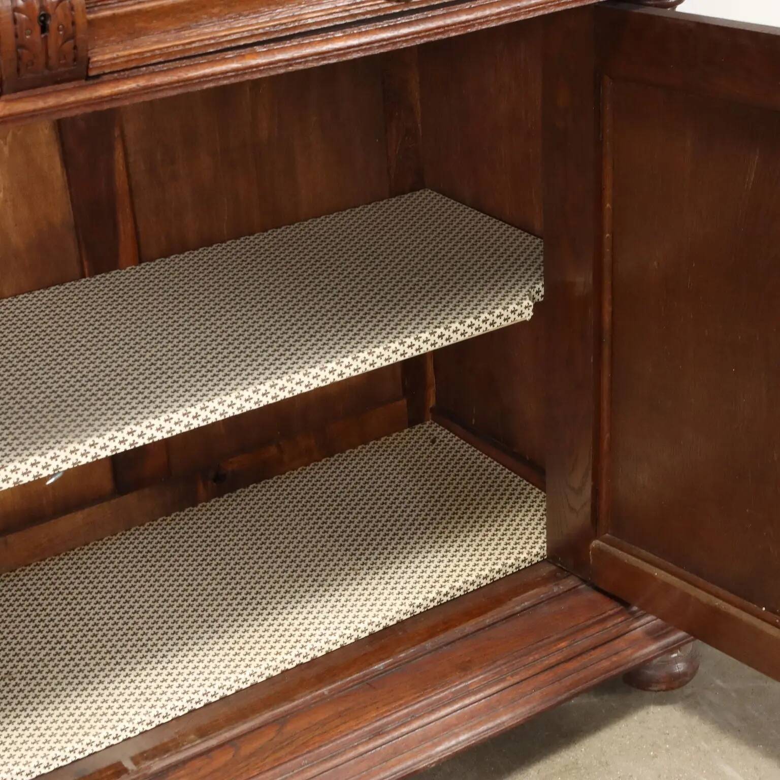 Antique neo-Renaissance oak buffet, France, 19th century.