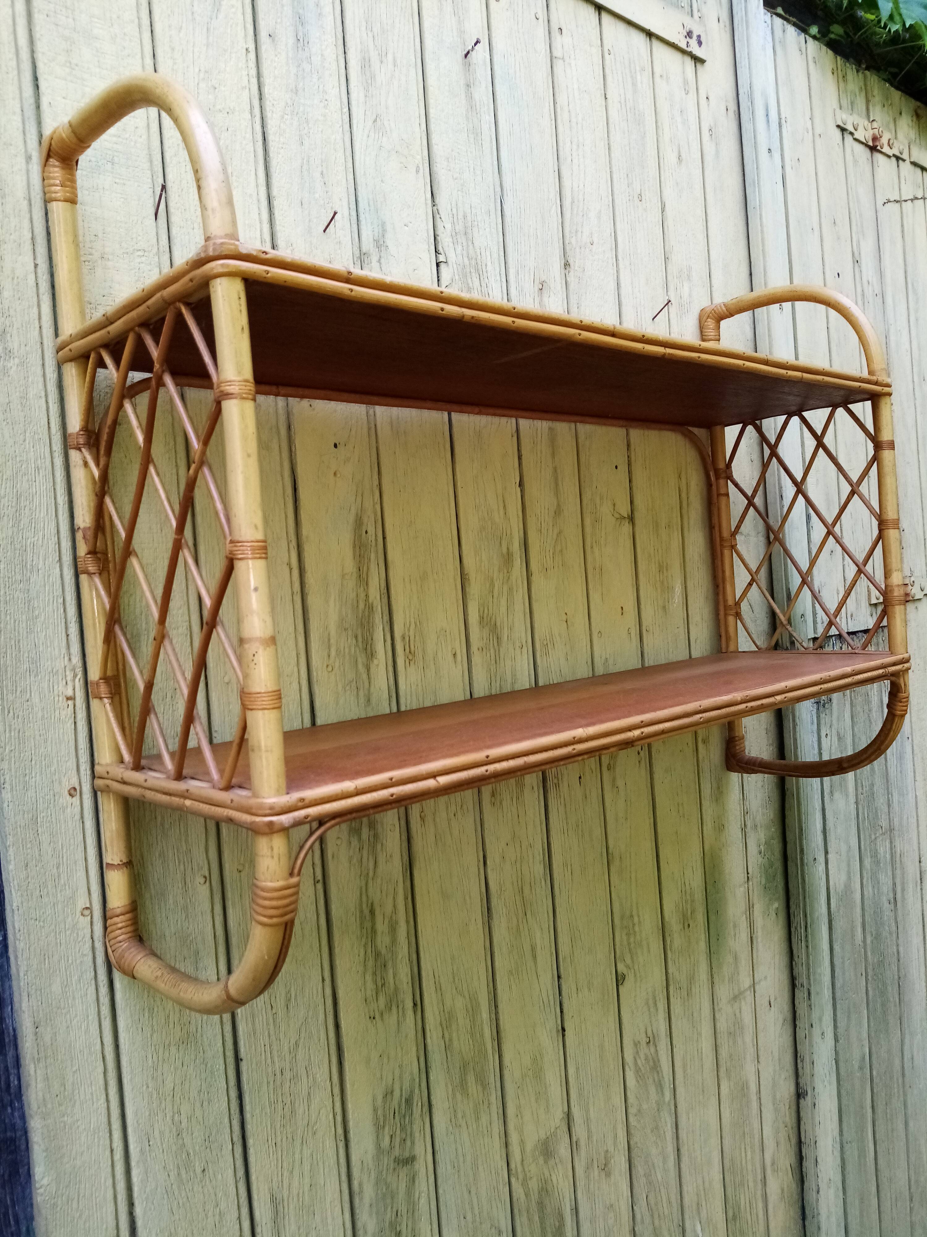 Etagere rotin bambou d'époque vintage