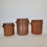 Set of 3 pots with sandstone lids