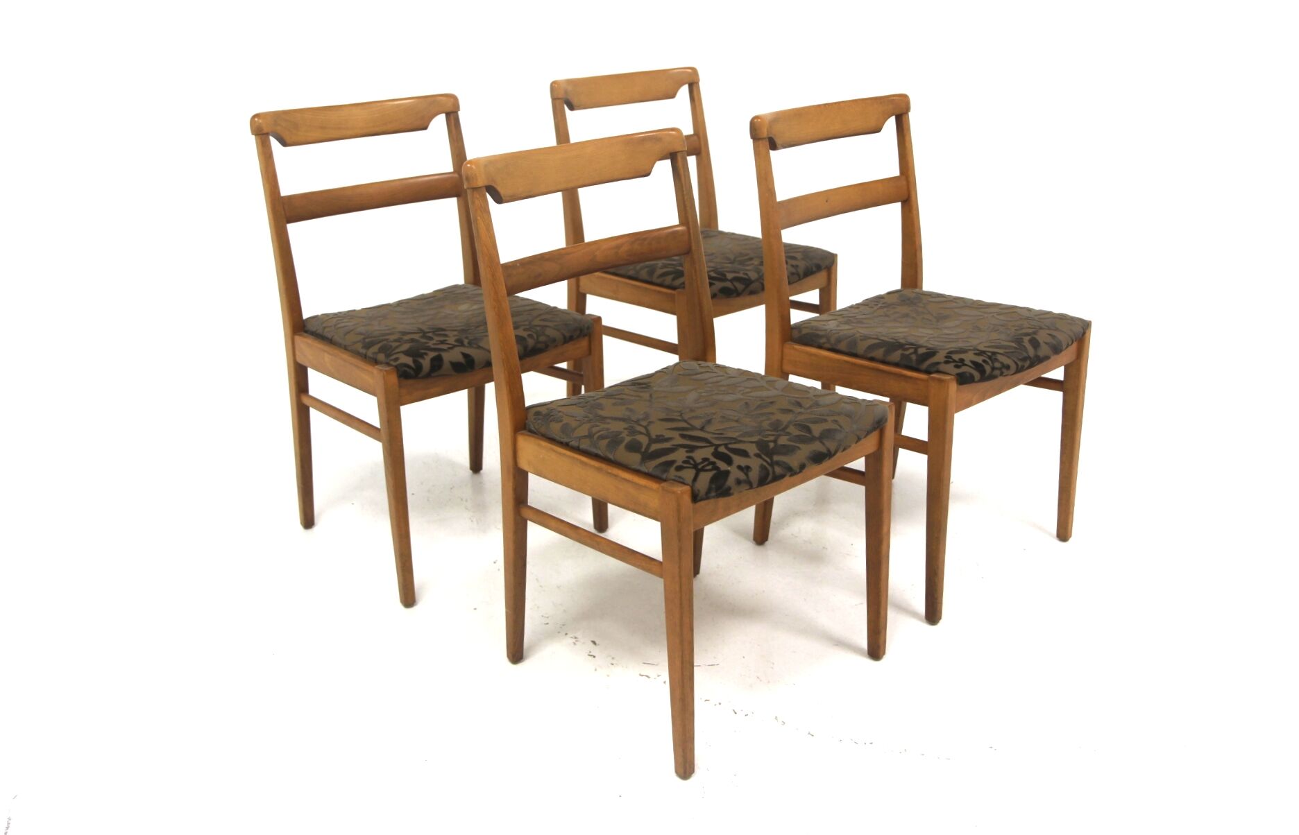 Set of 4 Scandinavian beech chairs, Sweden, 1950.