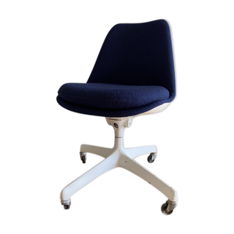 Eero Saarinen Tulip chair for Knoll International