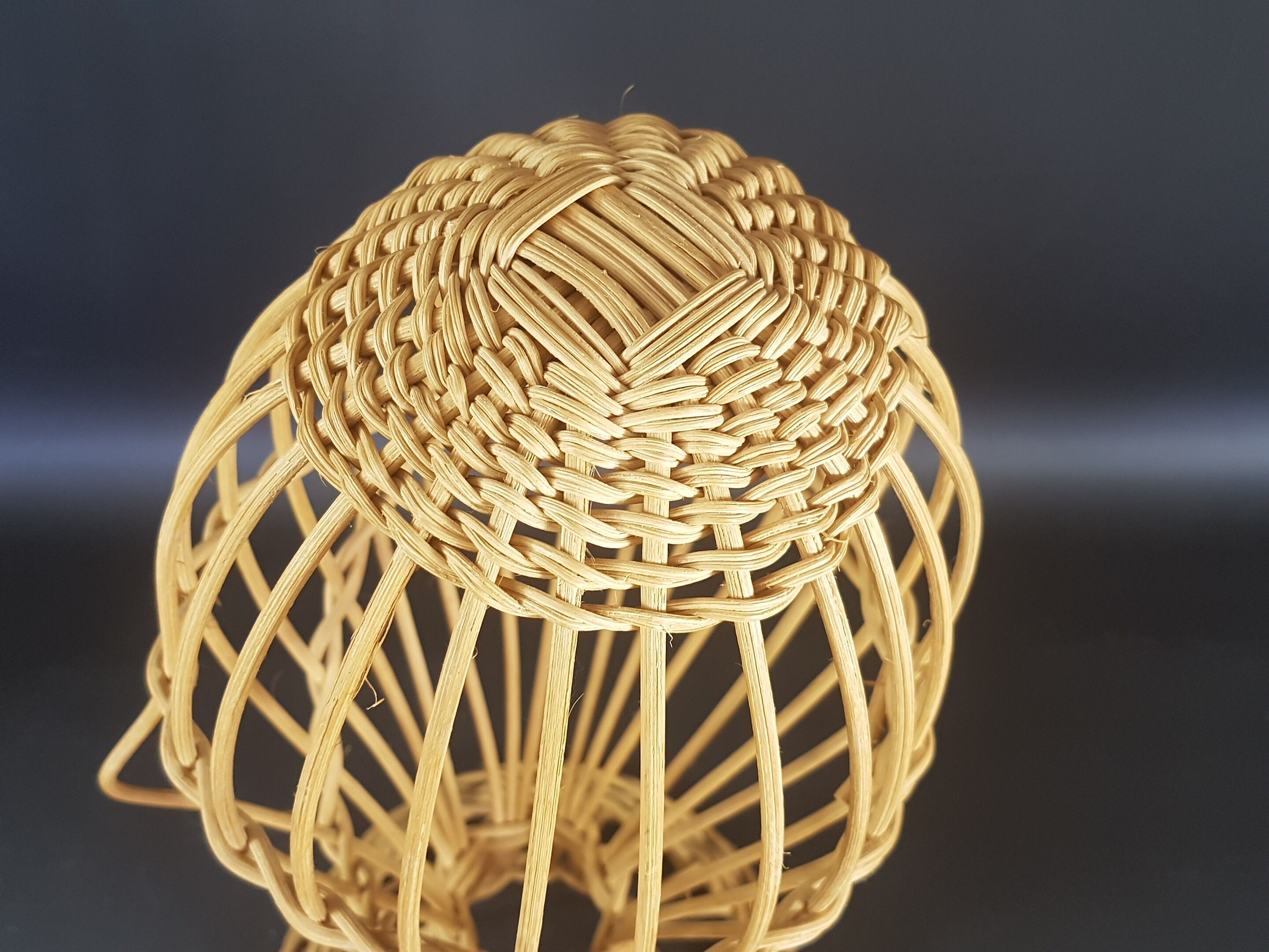 Door vintage wicker hat 70