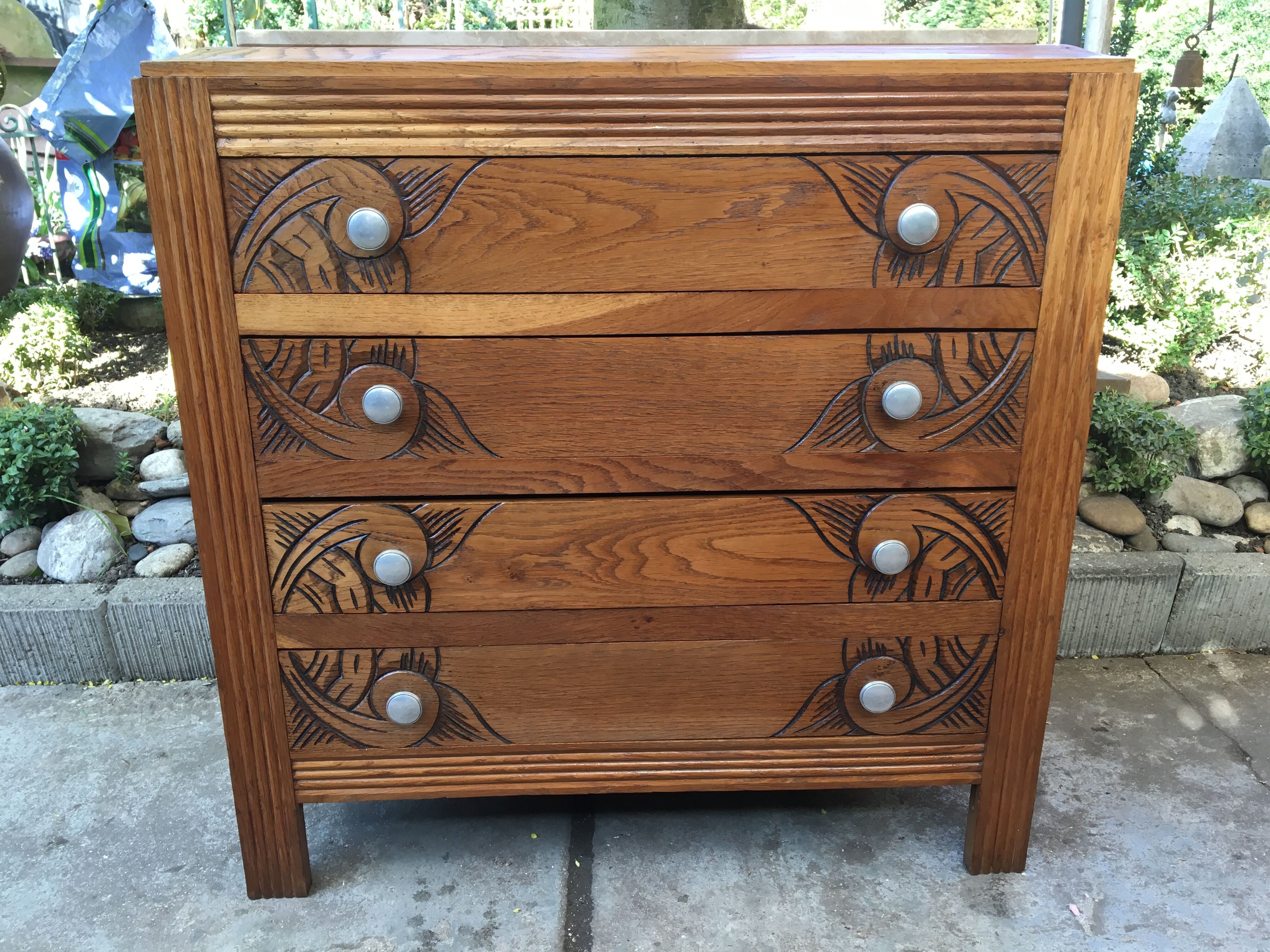 Art deco chest of drawers