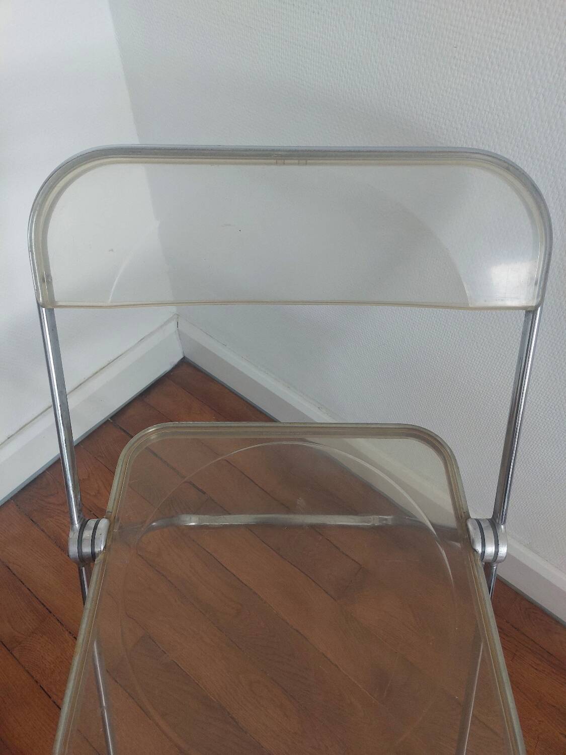 Plia castelli folding chair