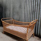 Lit bébé en osier rotin vintage