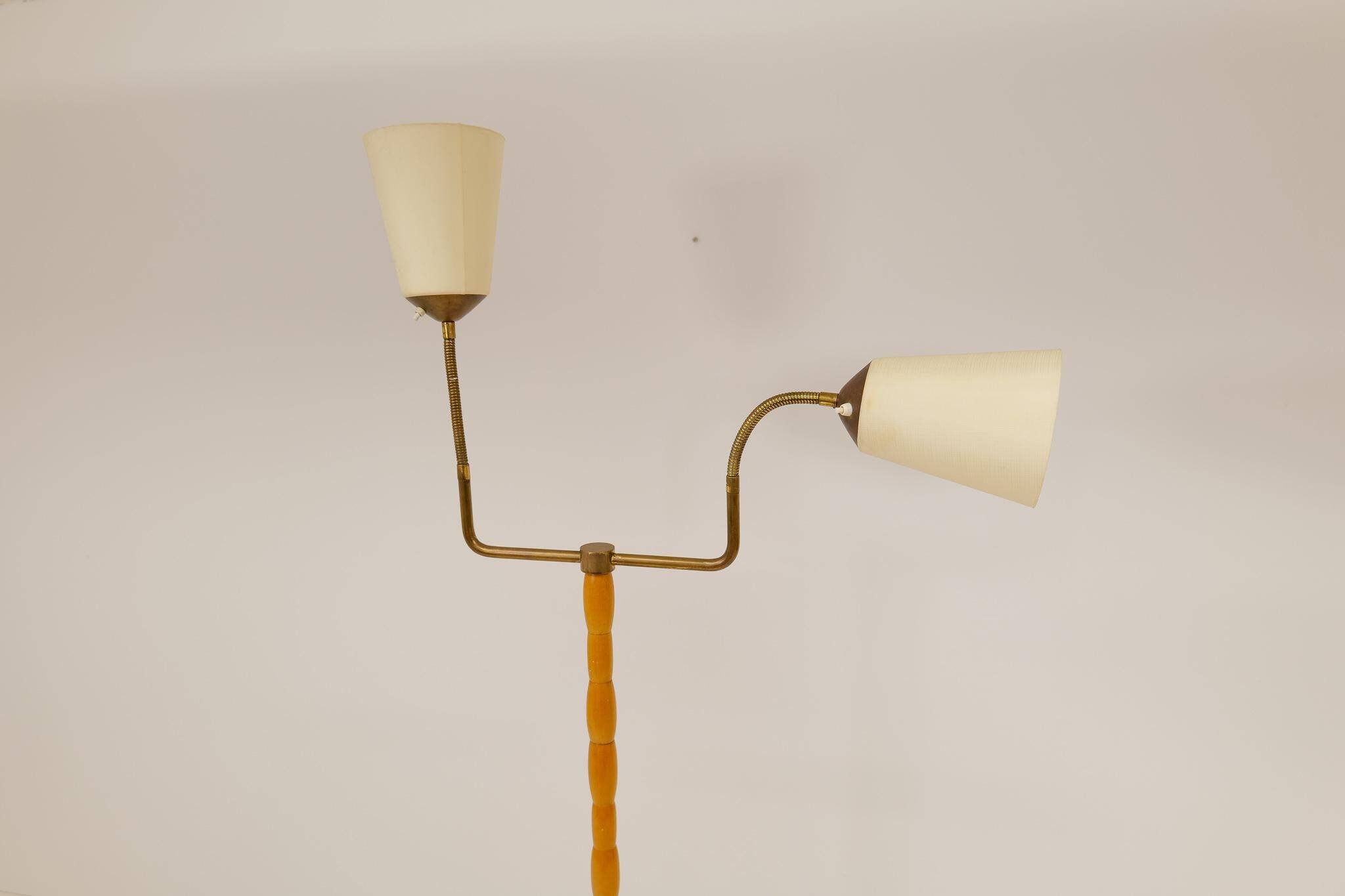 Mid-century organic floor lamp in birch and brass, Sweden, 1950s