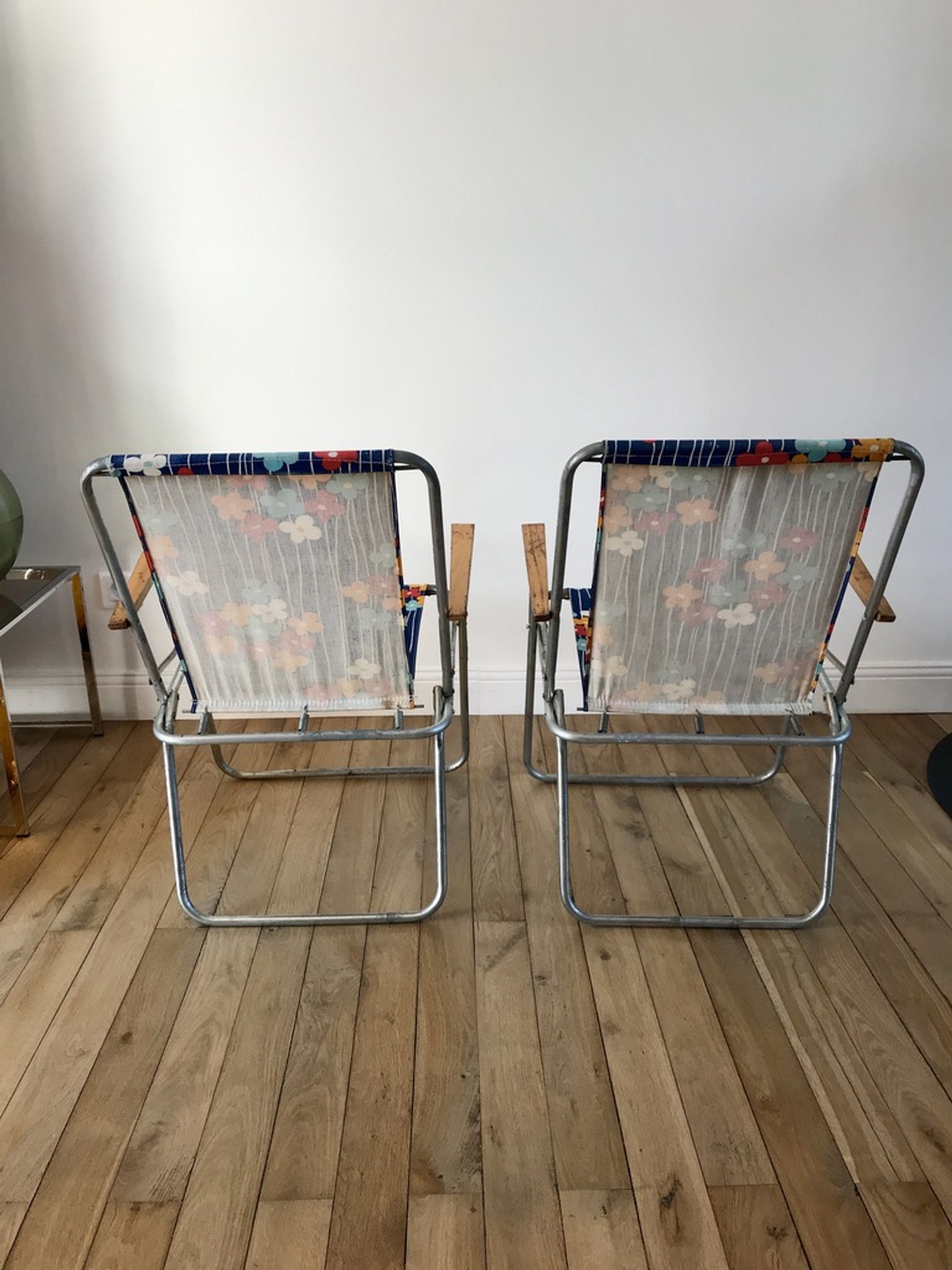 Pair of vintage camping chairs floral and wood fabrics 70s
