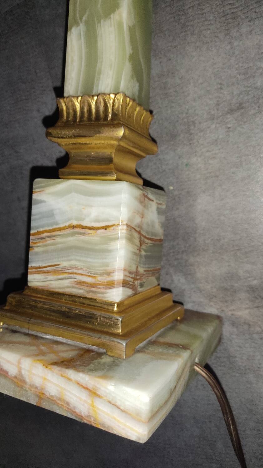 Neo-classical lamp base