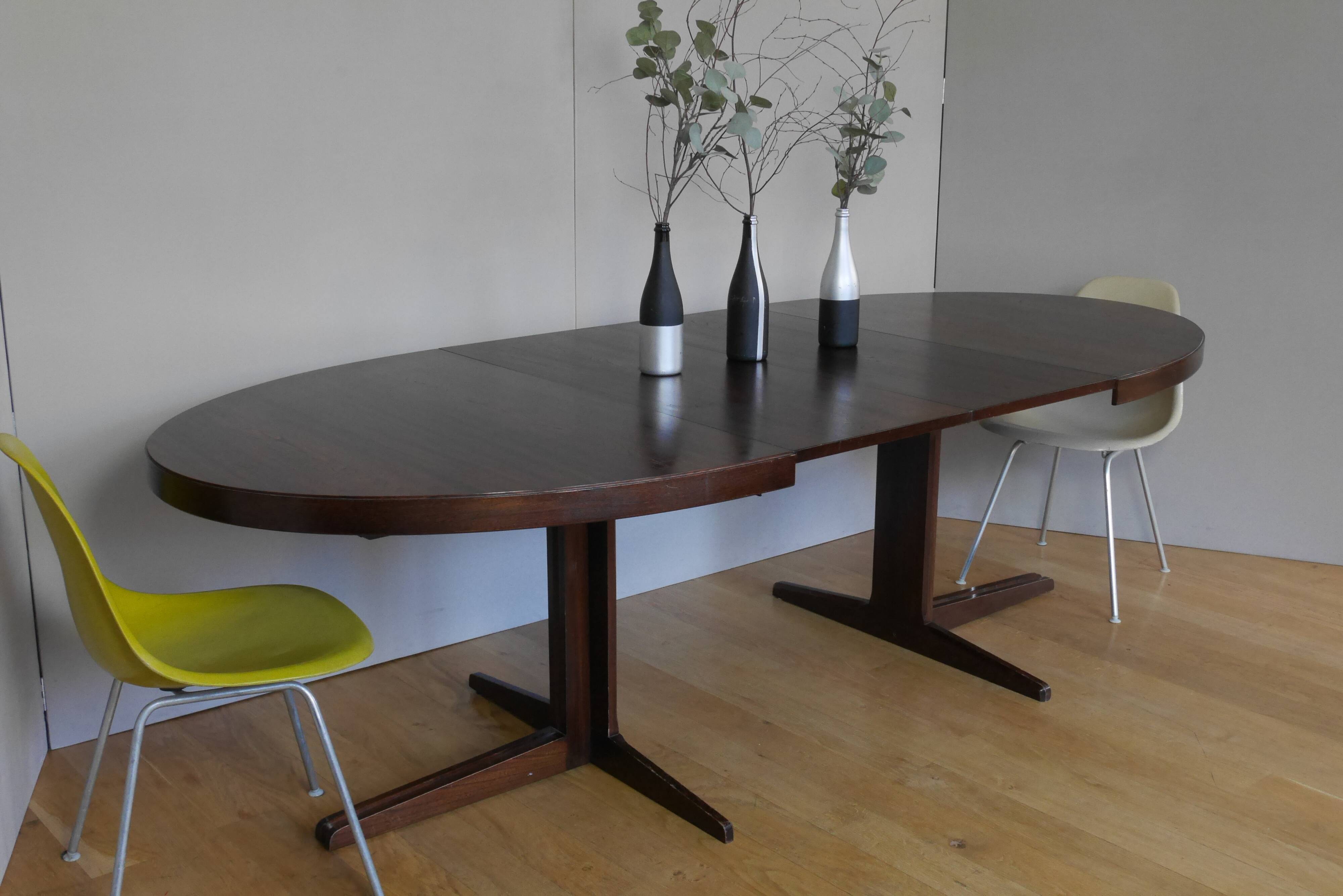 Table ovale scandinave
