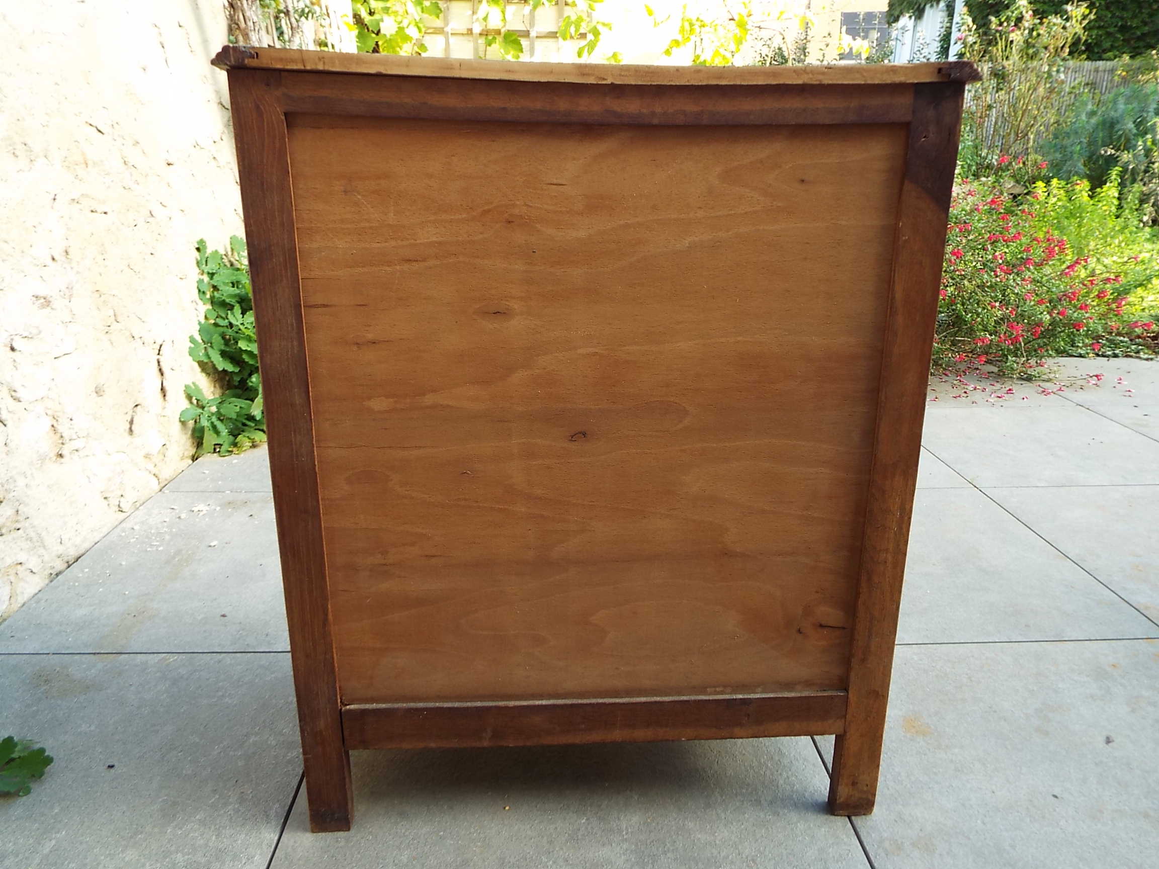 Art Deco chest of drawers