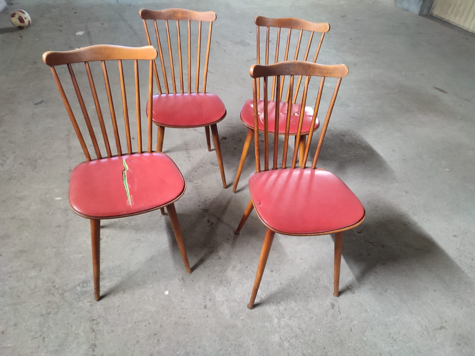 Lot 4 Chairs baumann