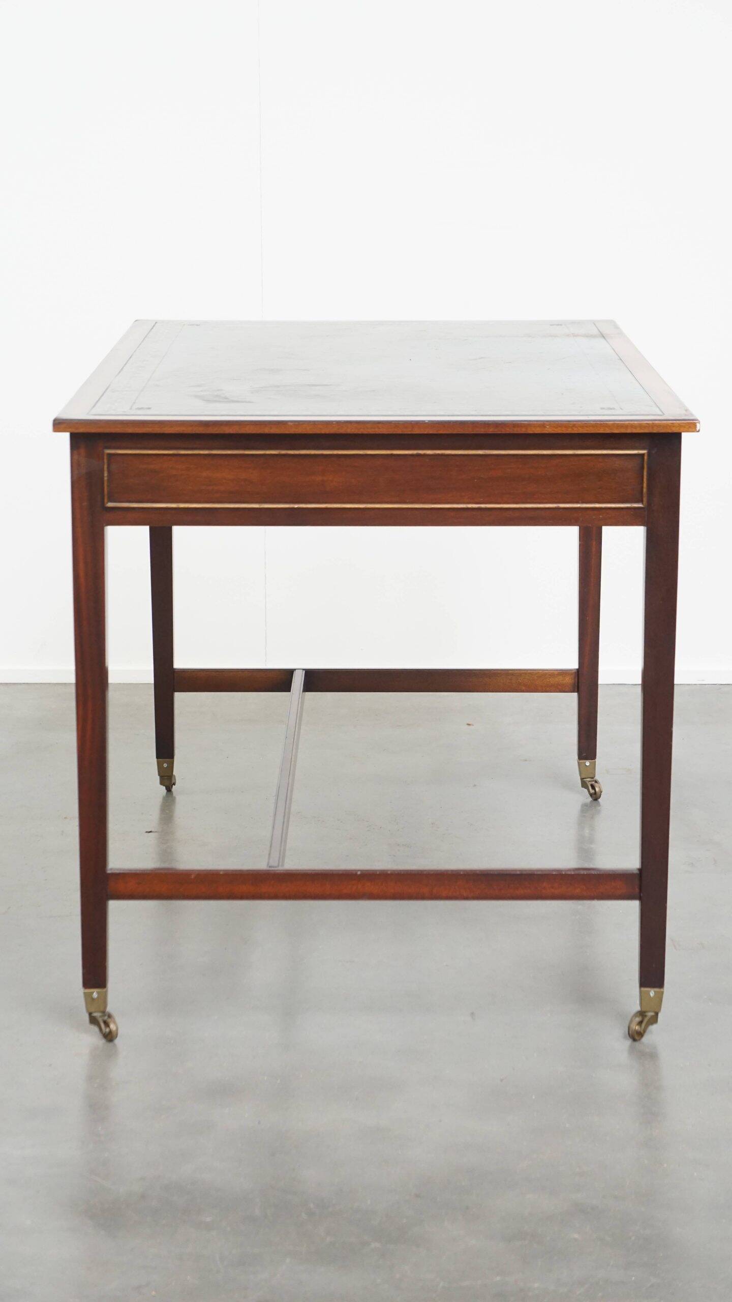 Bureau et chaise de bureau Chesterfield en cuir de vachette bleu