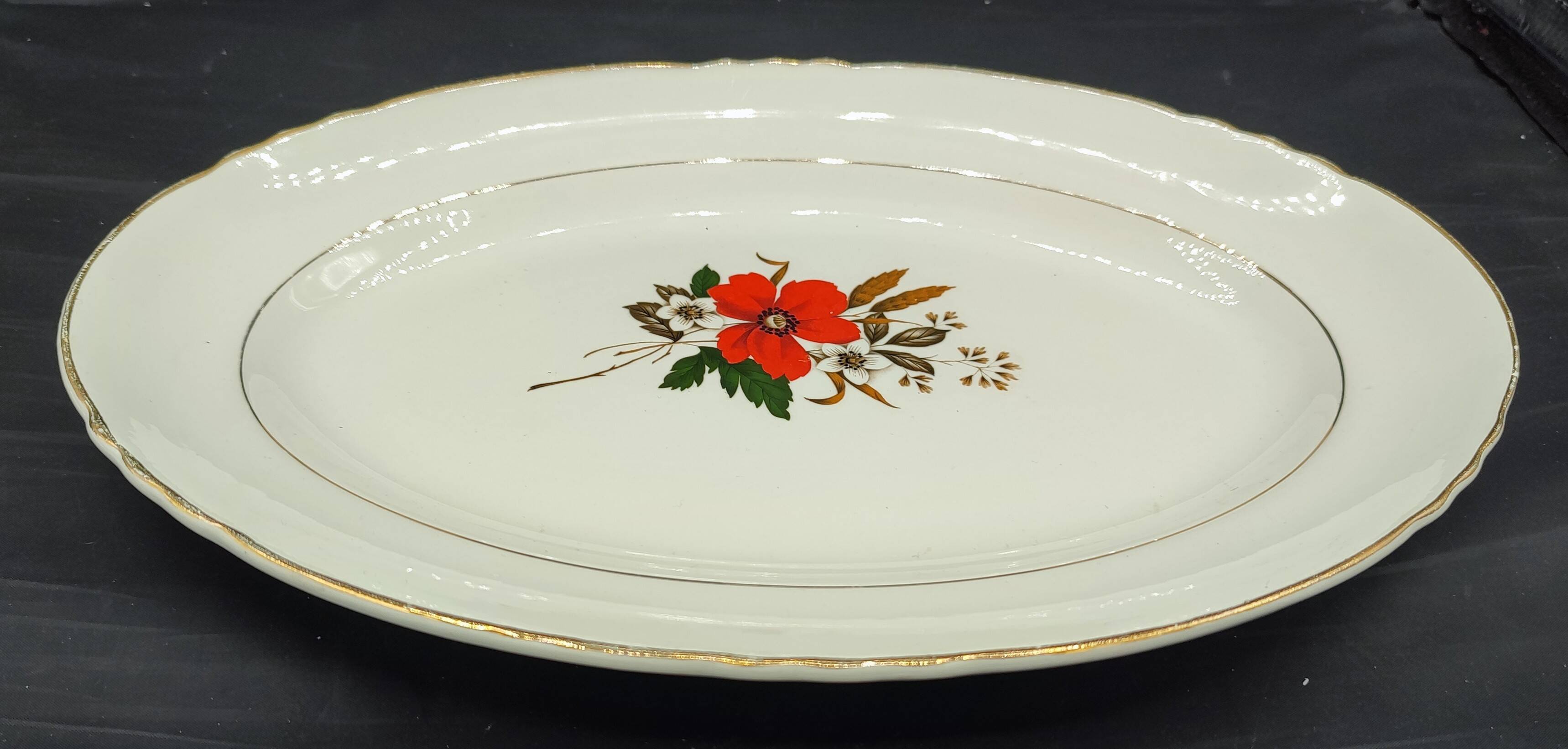 Set of 8 plates + 1 vintage oval dish Moulin des Loups Champêtre red