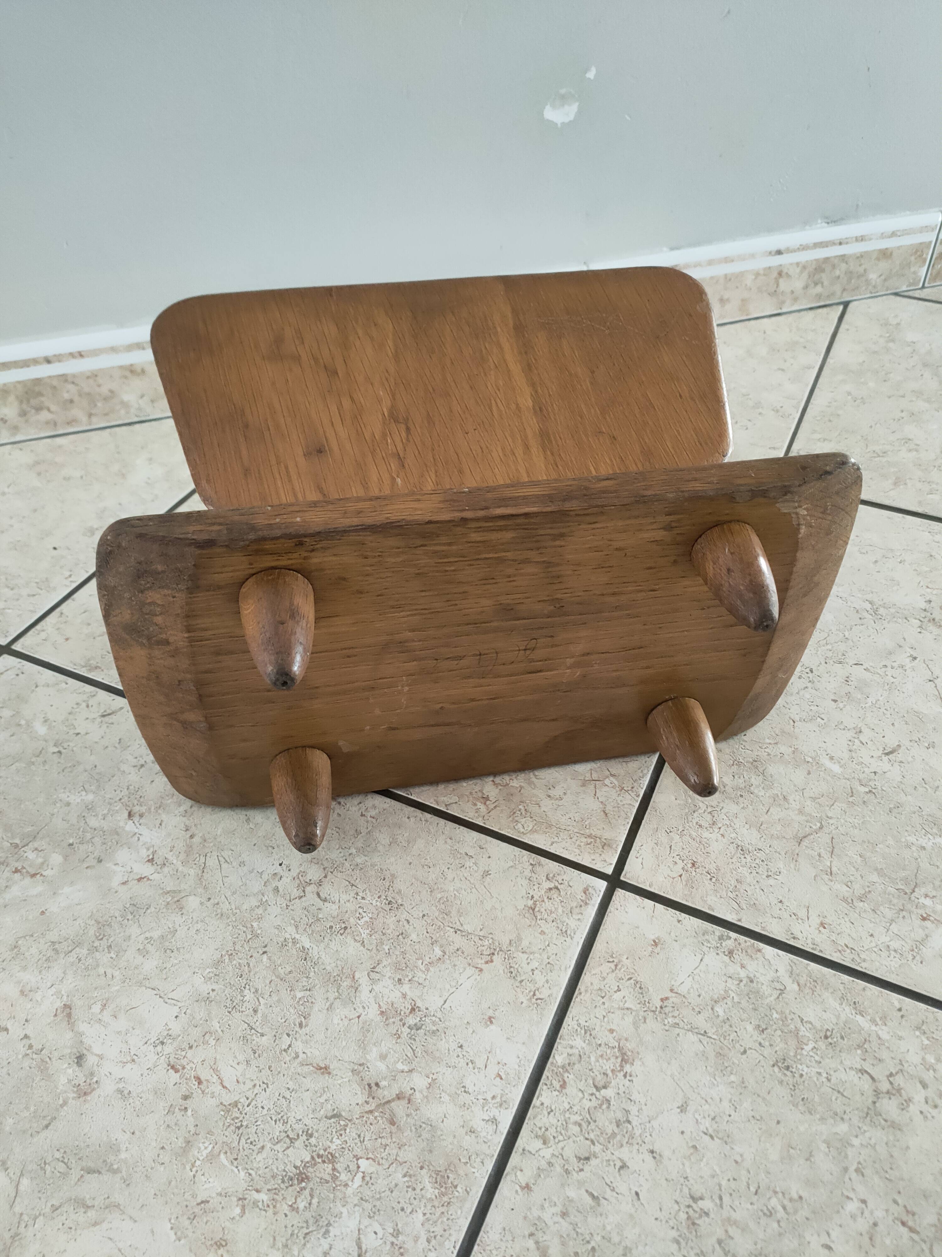 Pierre Cruège magazine rack