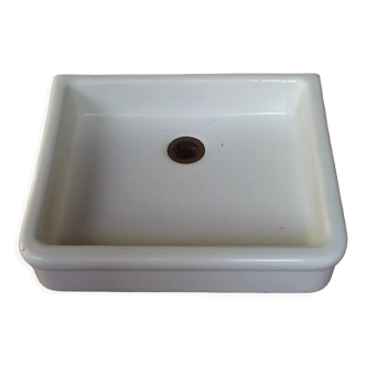 Ceramic sink