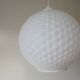 Suspension « boule » vintage en opaline