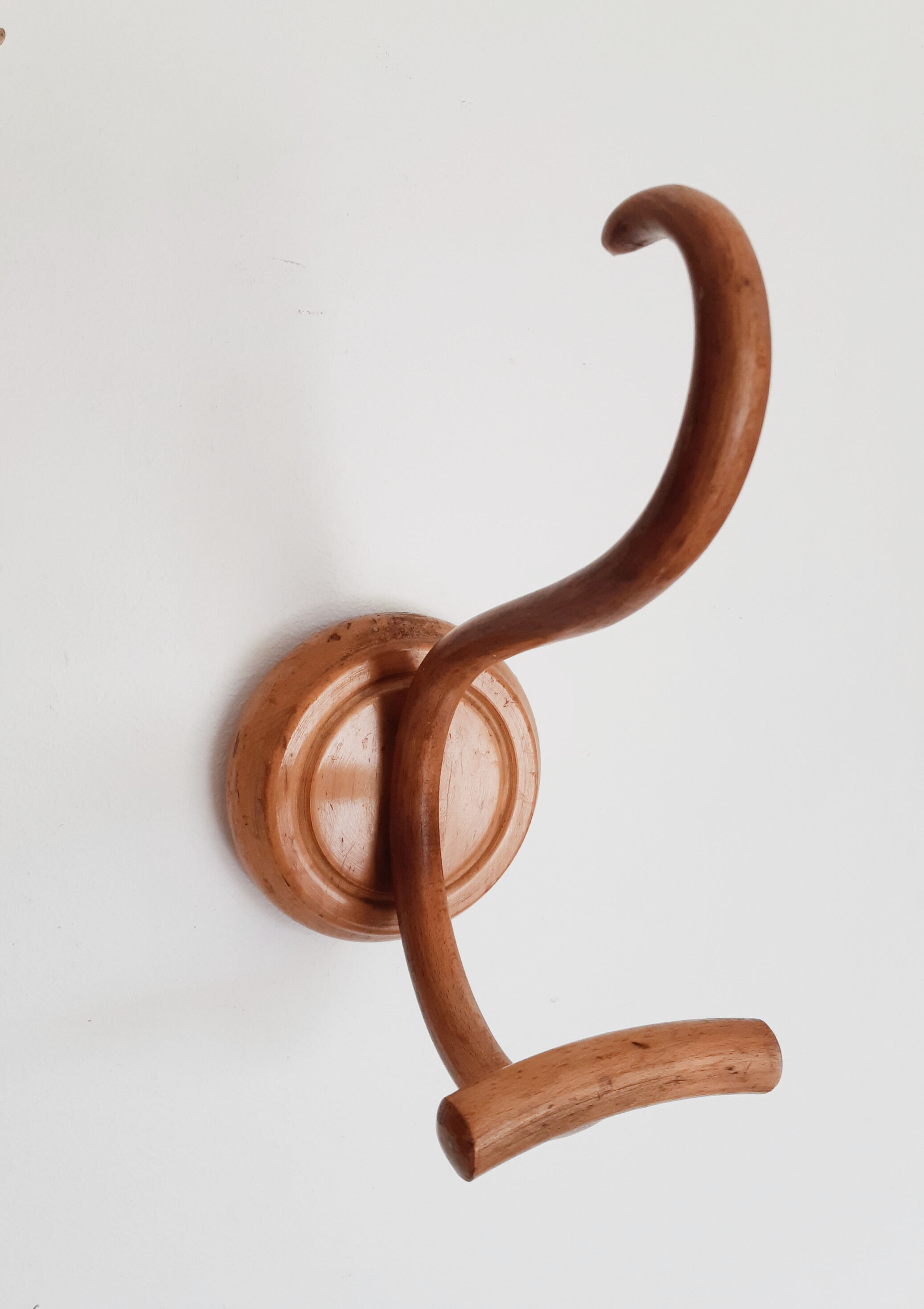 Hook, curved wooden coat rack