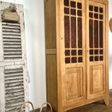 Armoire parisienne vitrée