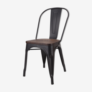 Industrial chair in matt black metal with dark natural wood seat