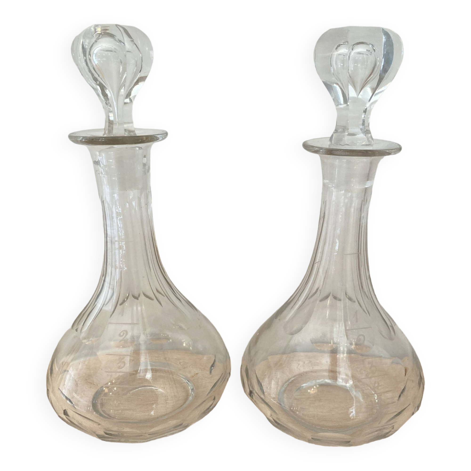 Pair of enamel graduation topettes