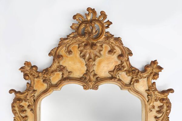 Miroir décoratif intemporel de style rococo en résine dorée, Belgique années 1950