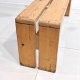 Banc en bois de pin de Charlotte Perriand pour Les Arcs