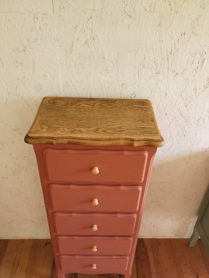 Chest of drawers