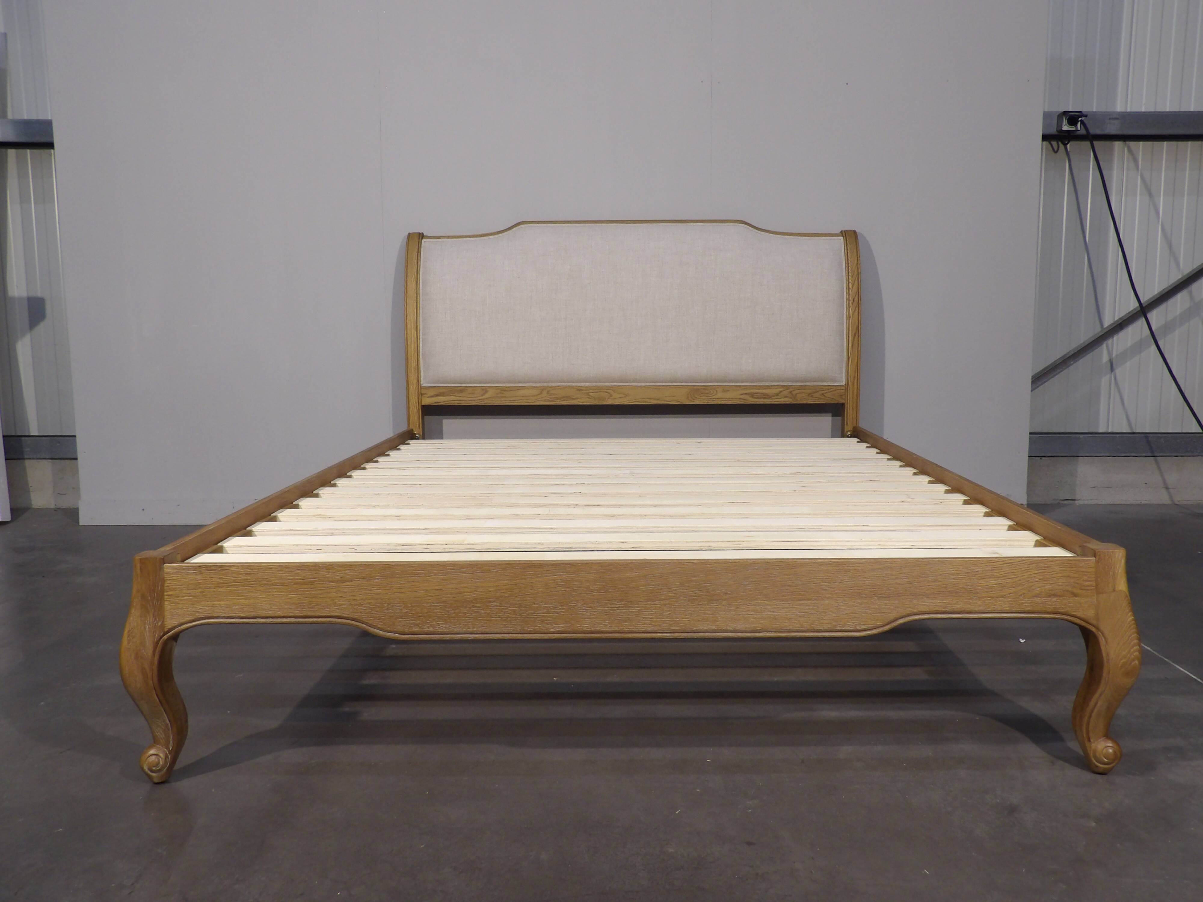 Shabby chic double bed in oak and linen 160 x 200