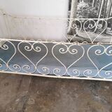 Bed, wrought iron bench