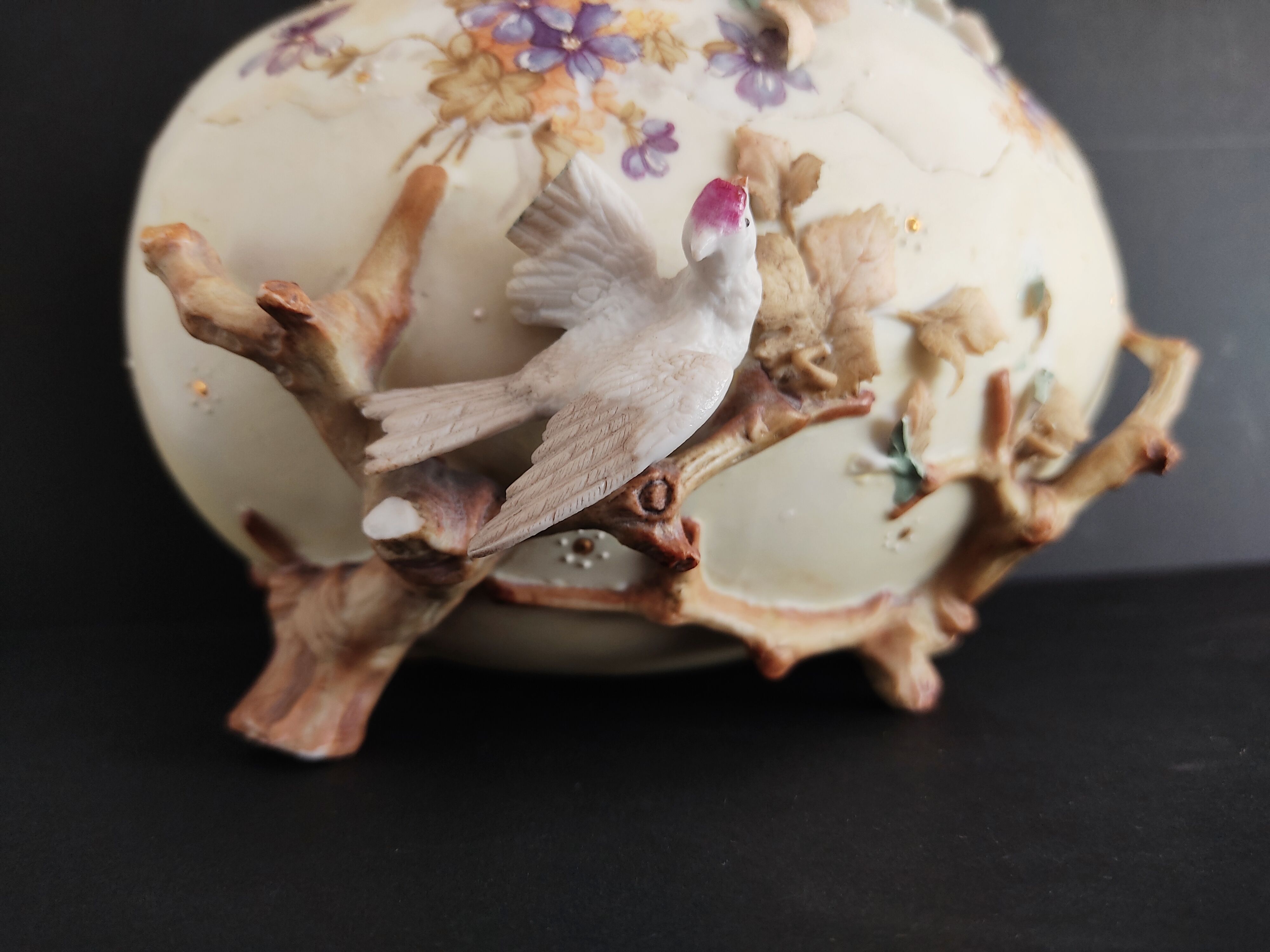 19th century egg-shaped porcelain box