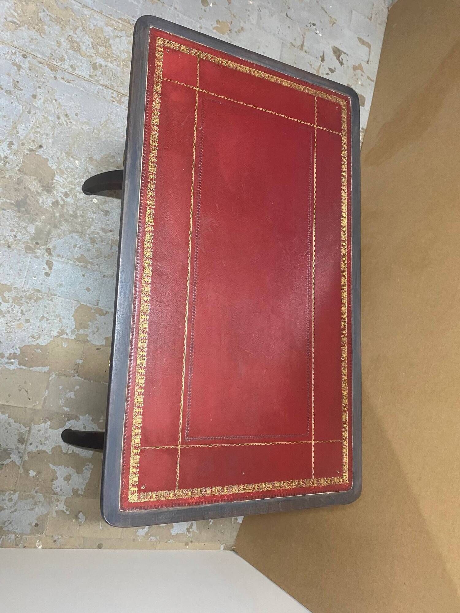 Writing table