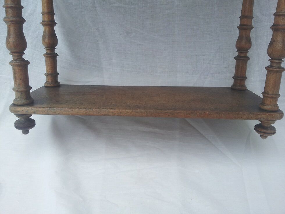 Étagère murale en bois