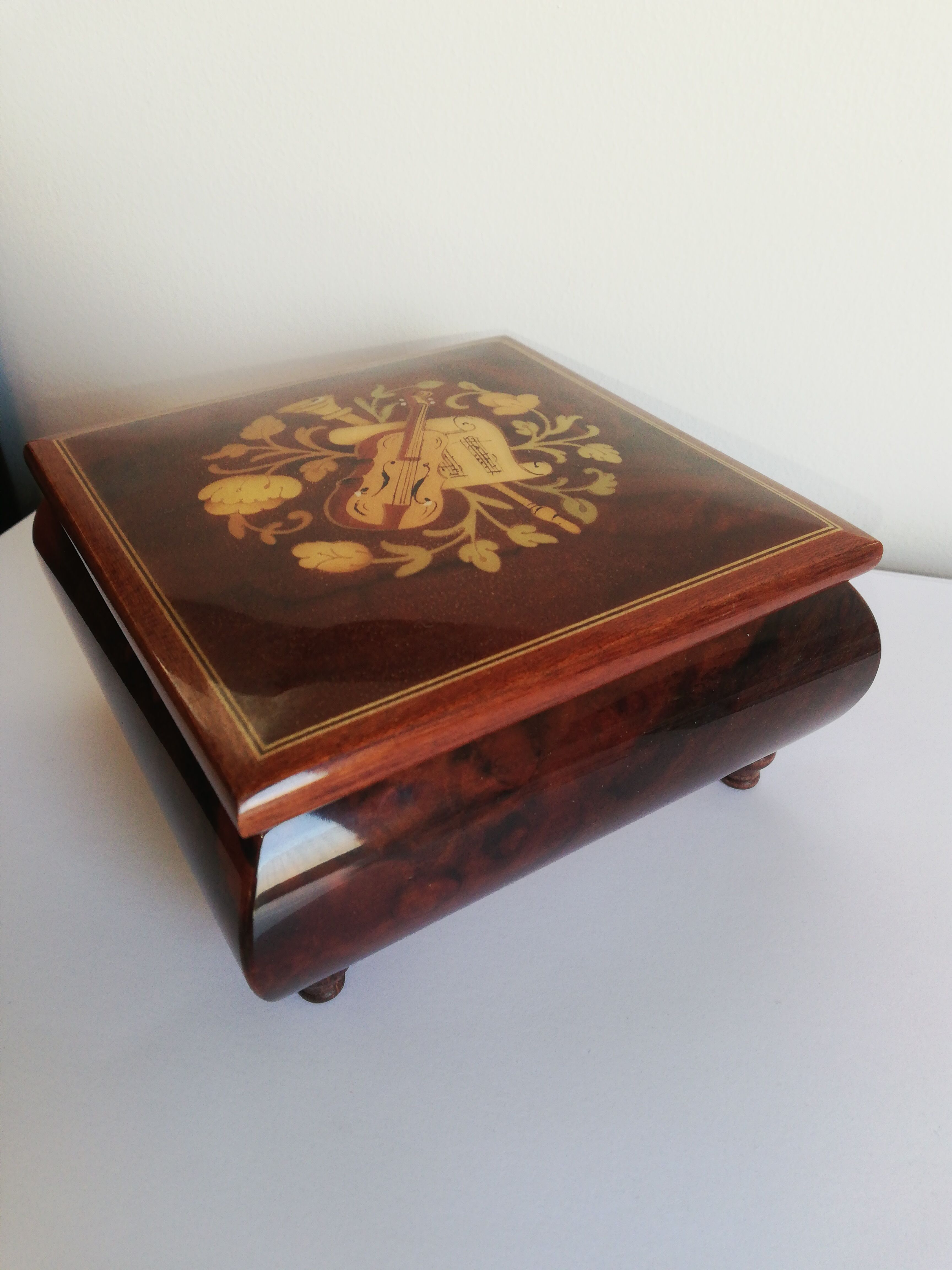 Sorrento Italy musical jewelry box