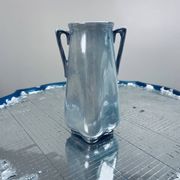 Japanese porcelain vase with dove patterns