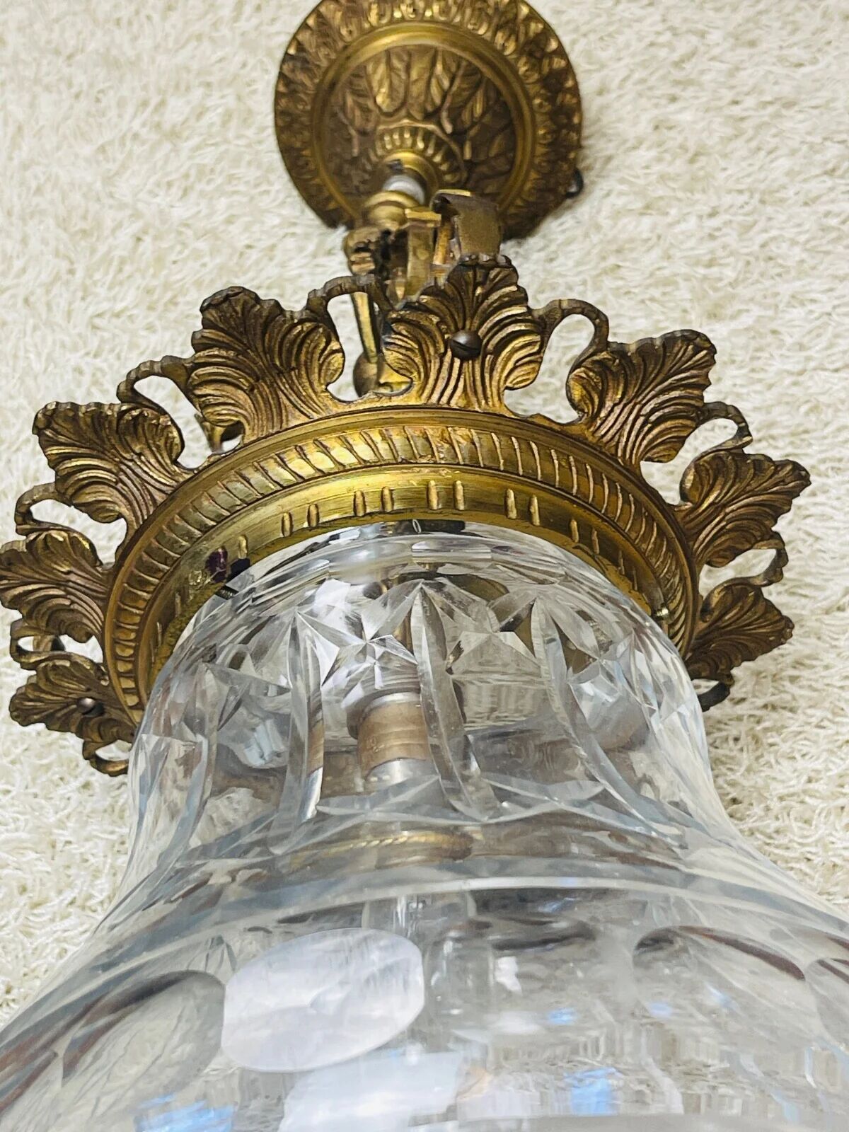 Ancienne lanterne en bronze et cristal taillé