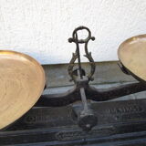 Old Roberval balance with weight