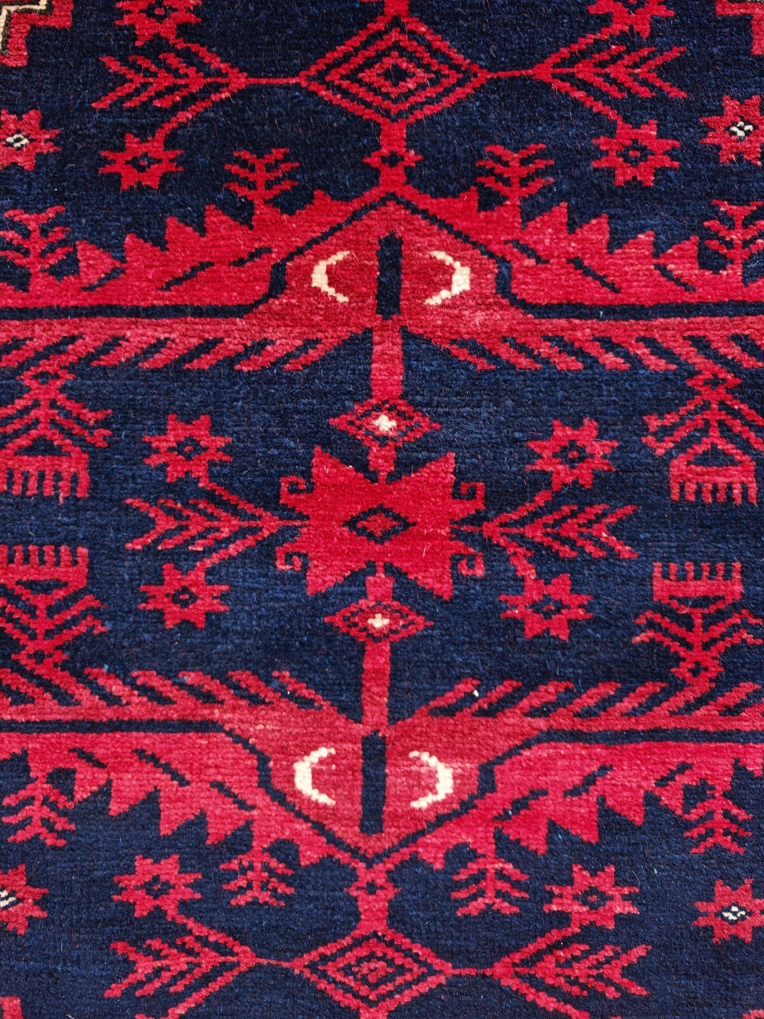 Yagcibedir carpet, vintage, handwoven, naturally dyed wool from the 1940s.