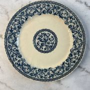 Flat plate made of ironstone from Gien, "Garlands" decoration, 1937.