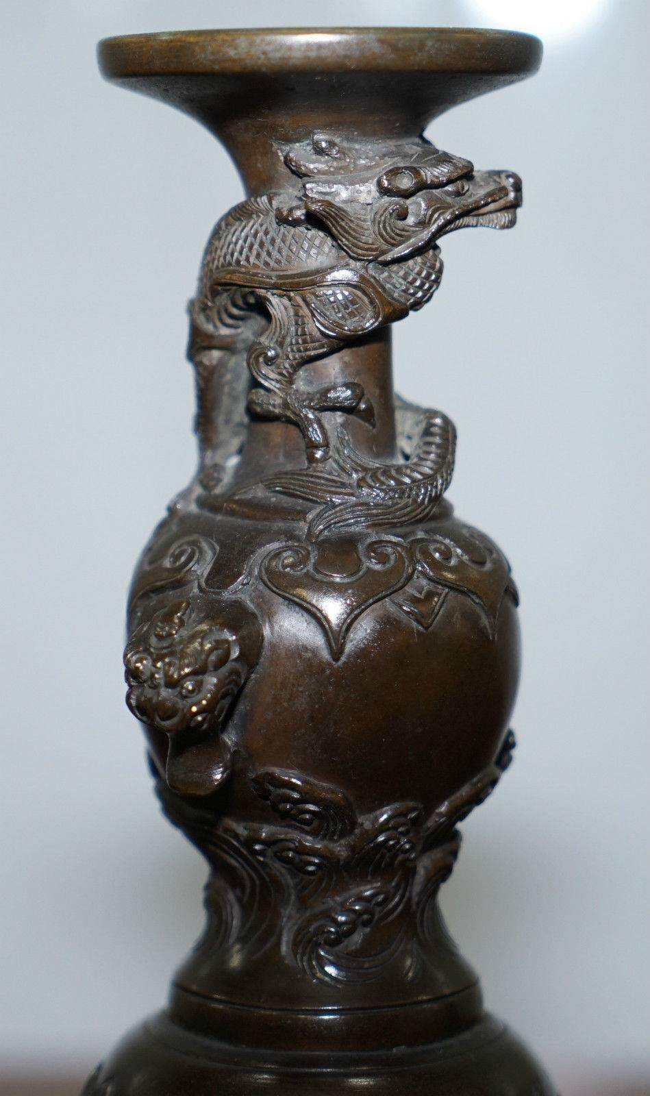 Paire de bougeoirs en bronze période Meiji vers 1870
