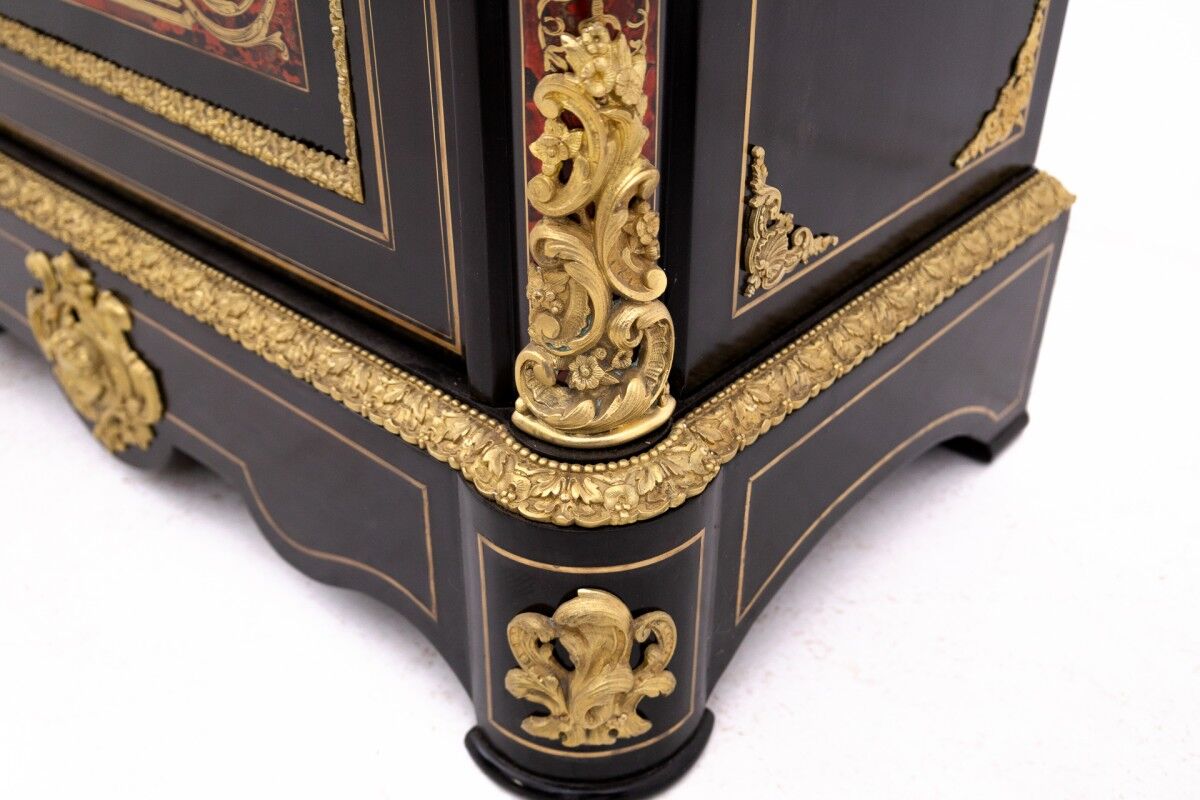 Antique Boulle chest of drawers from the mid-19th century, France.