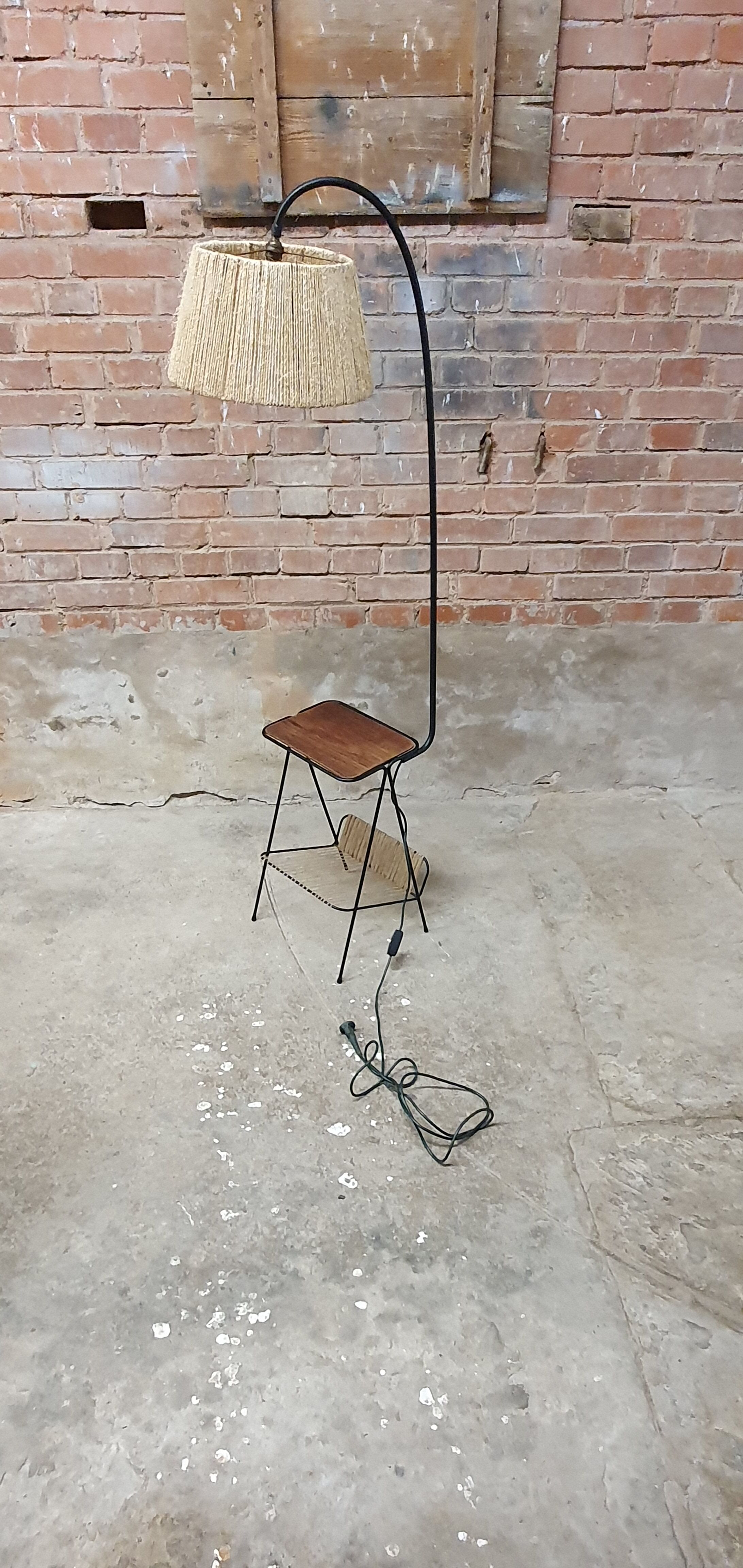 Lampadaire cordage vintage porte revue