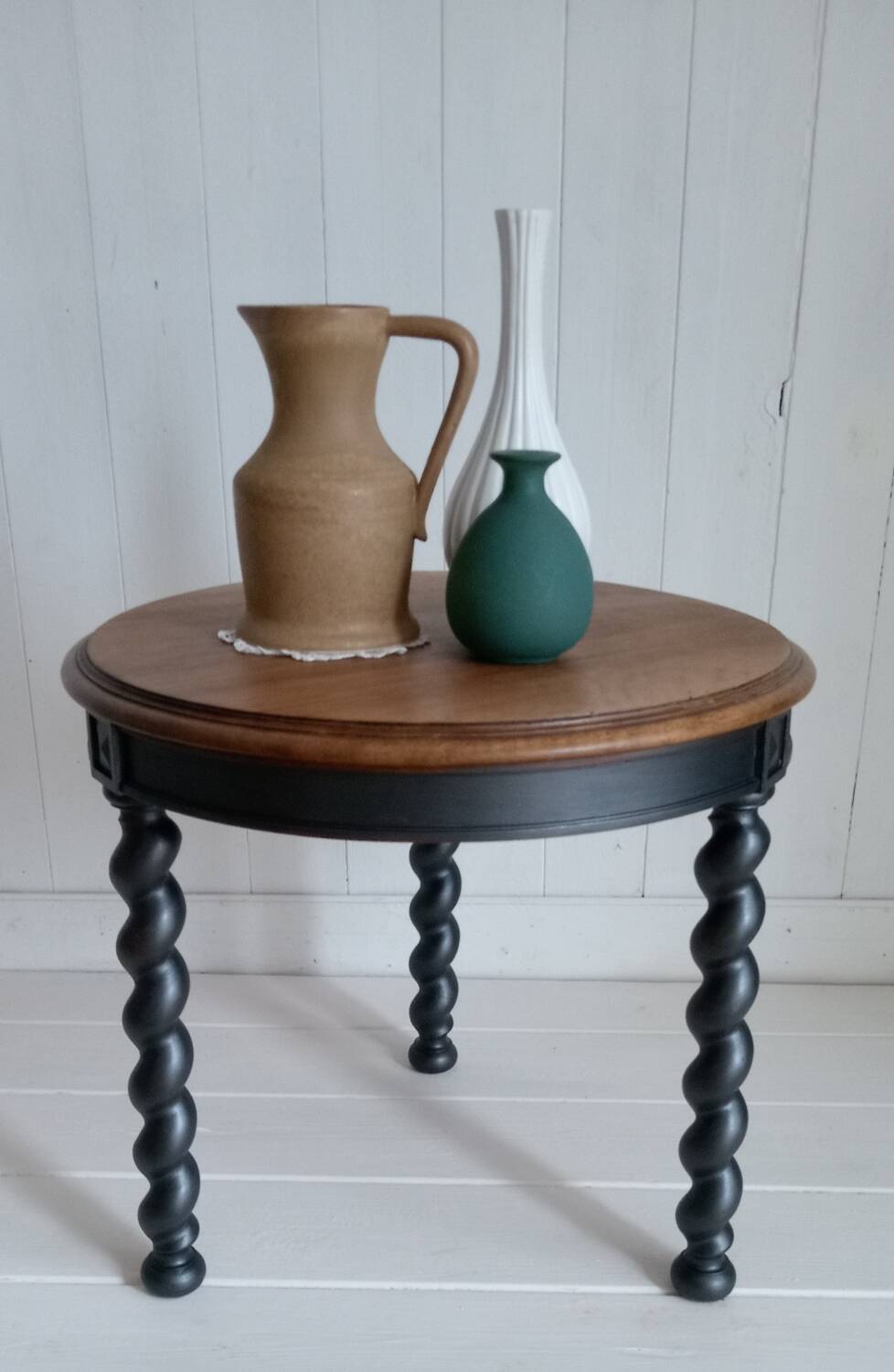 Coffee table / tripod side table