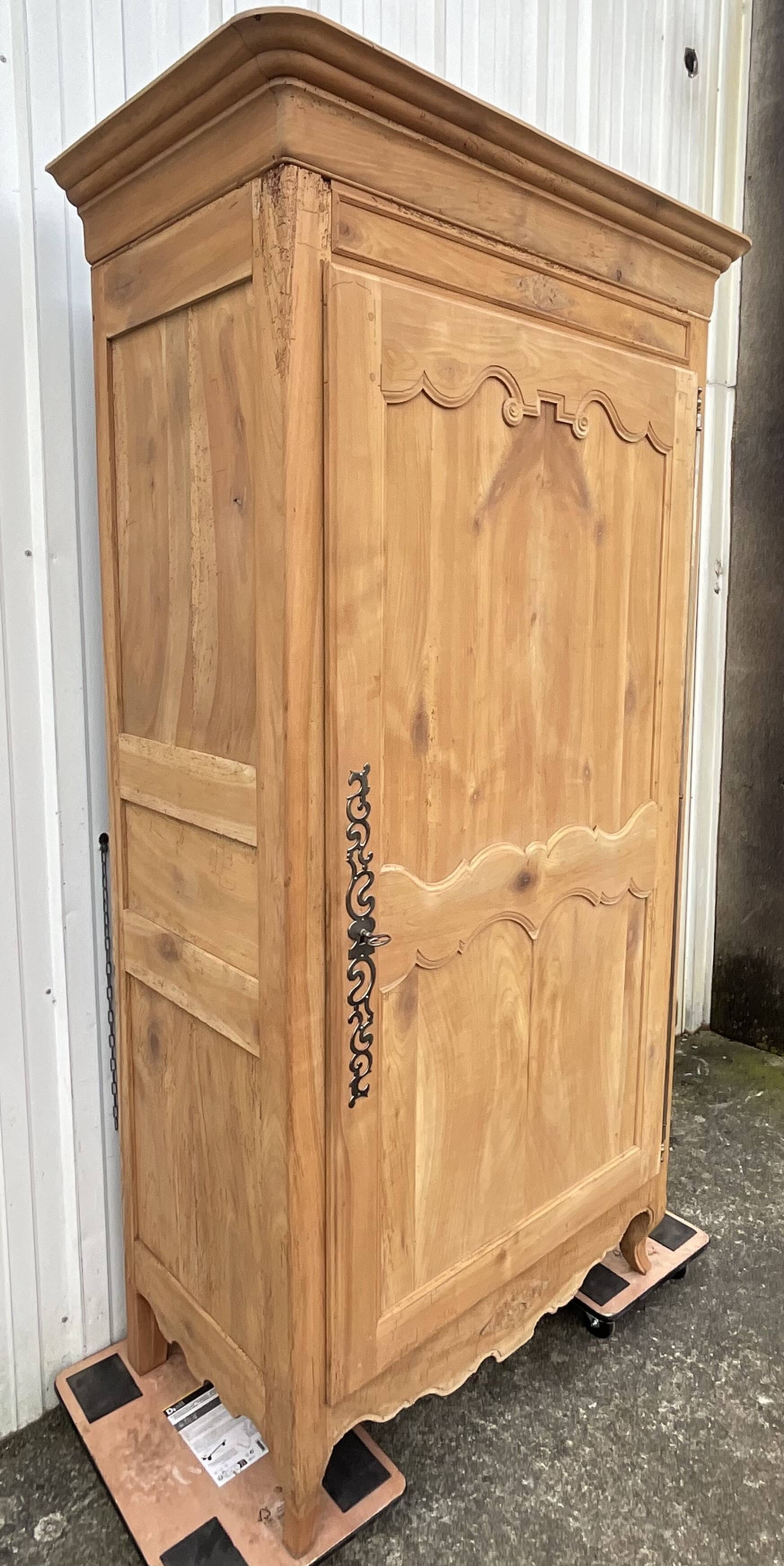 Antique Louis XV bonnetière, fruitwood, restored – 1 door, 3 shelves