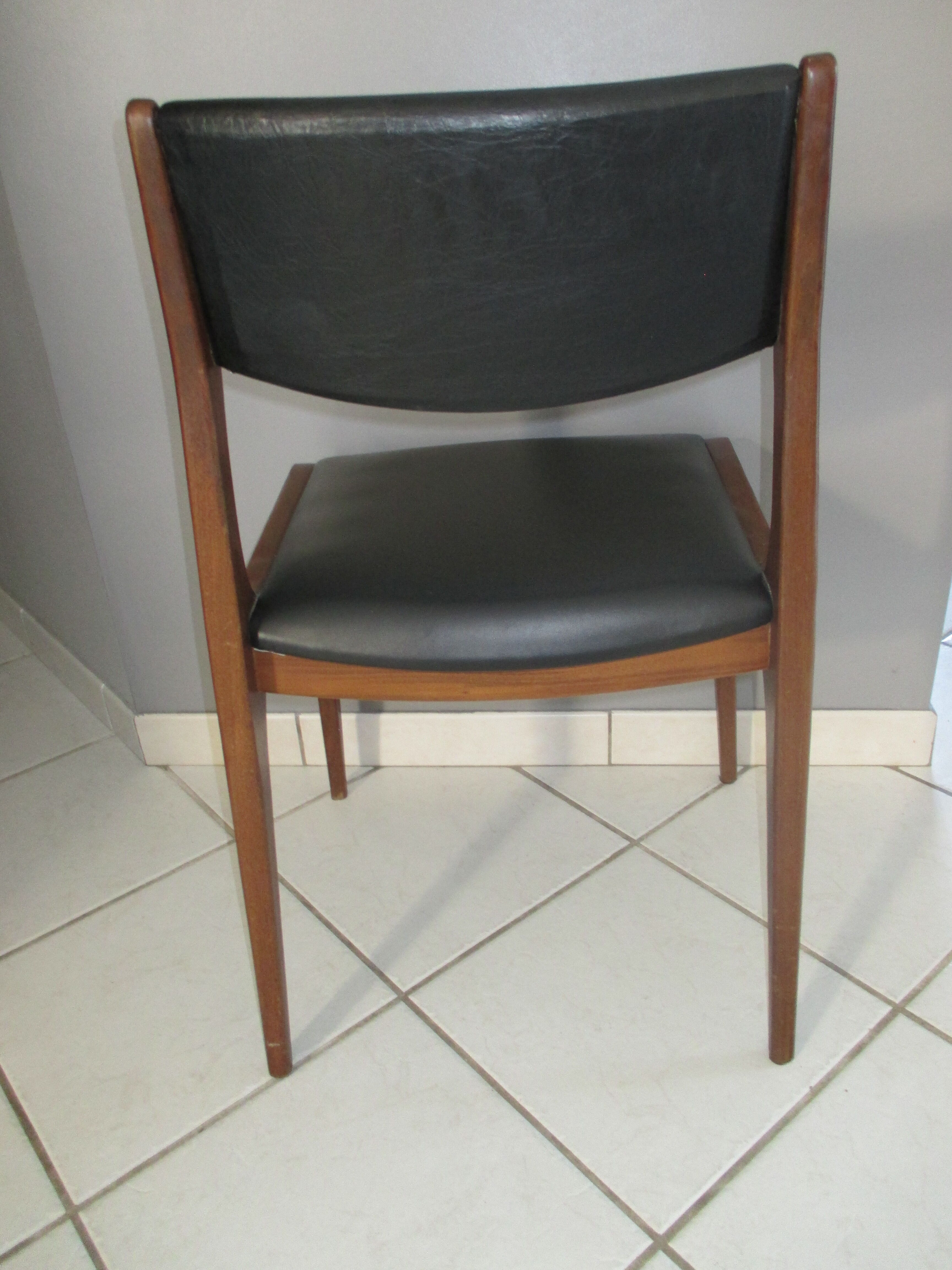 Suite 4 chaises scandinave vintage teck
