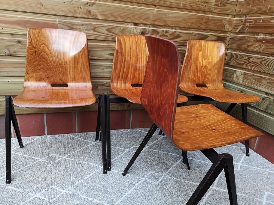 Set de 4 chaises Galvanitas s22, teinte chêne claire