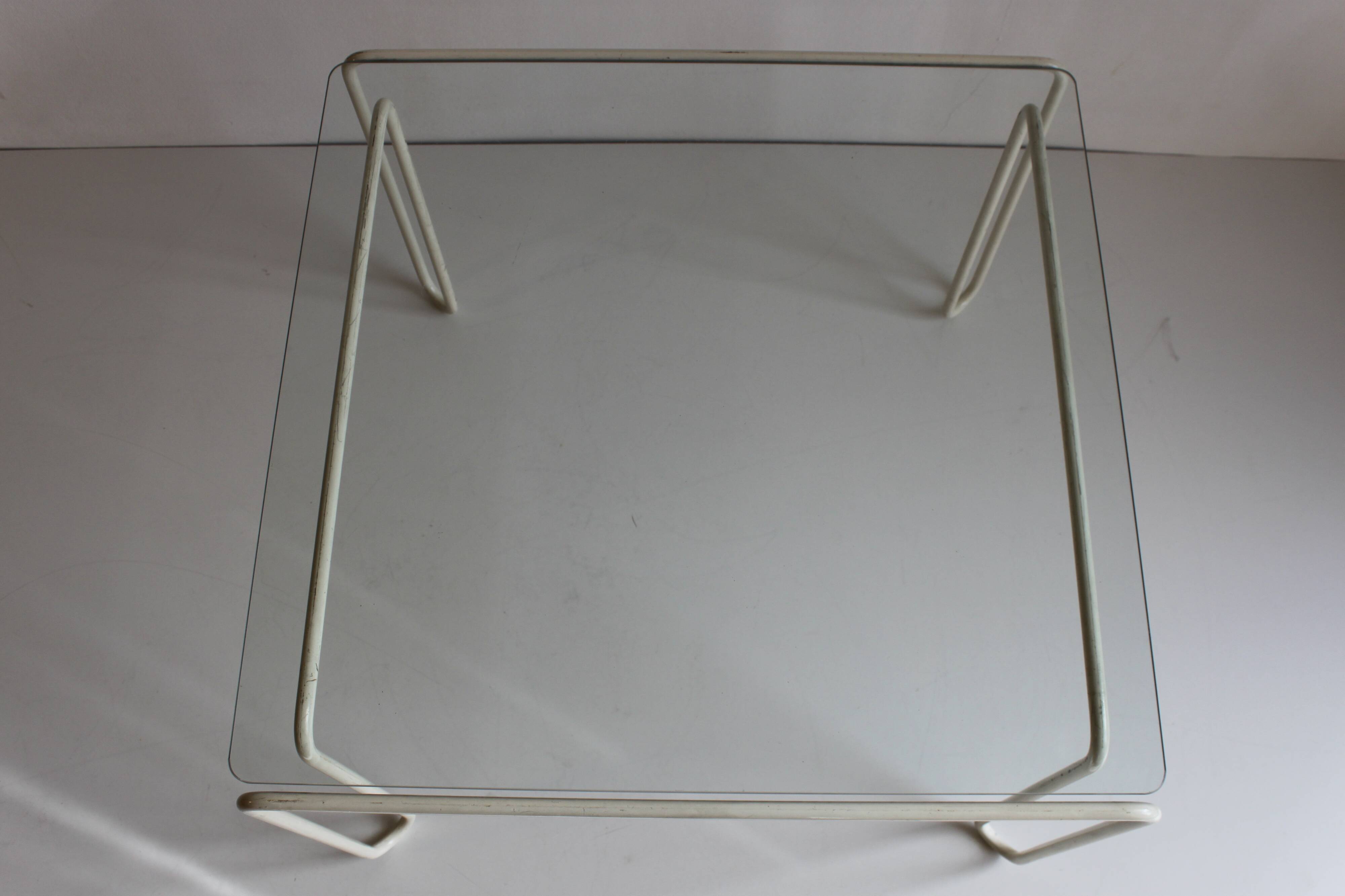 Table basse vintage à structure en métal courbé, 1960